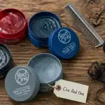 cire red one où acheter pots ouverts sur table de barbier