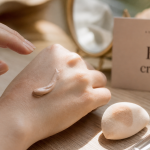 Comment appliquer une bb crème : 3 méthodes pour un teint zéro défaut