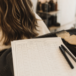 Combien de temps dure un balayage : salon, pose, tenue