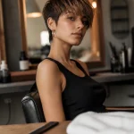 Coupe pixie 2024 avec frange texturée et volume