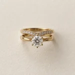Bague fiancaille et mariage qui s'emboite, alliance et bague de fiançailles assorties