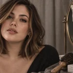 Visage rond coupe de cheveux : lob dégradé et frange